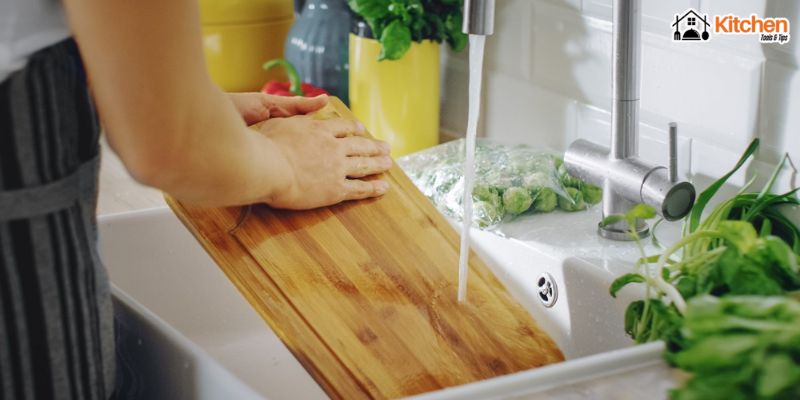How to Clean Cutting Boards Safely
