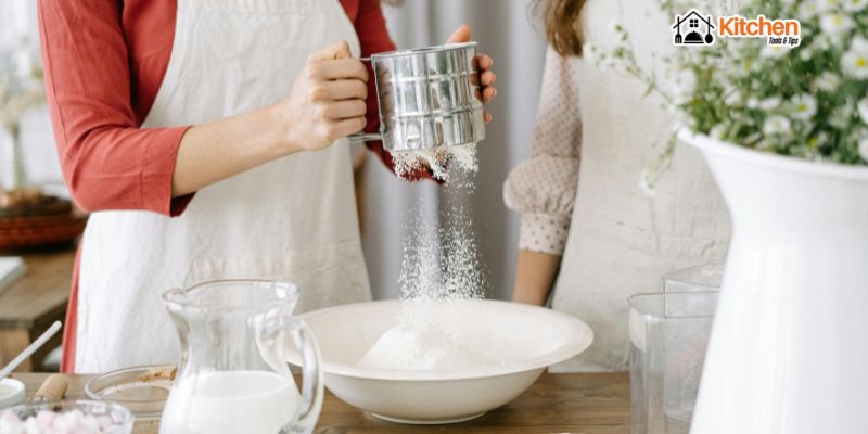 How to Use a Flour Sifter Correctly